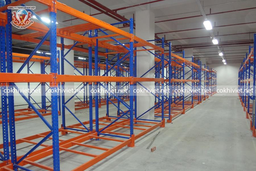 Kệ chứa hàng lắp ráp