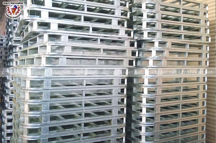 Pallet sắt 2