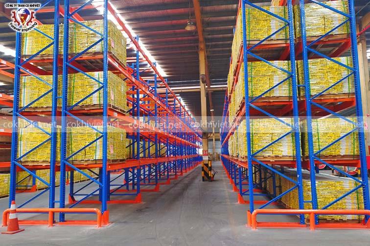 Kệ chứa hàng selective pallet